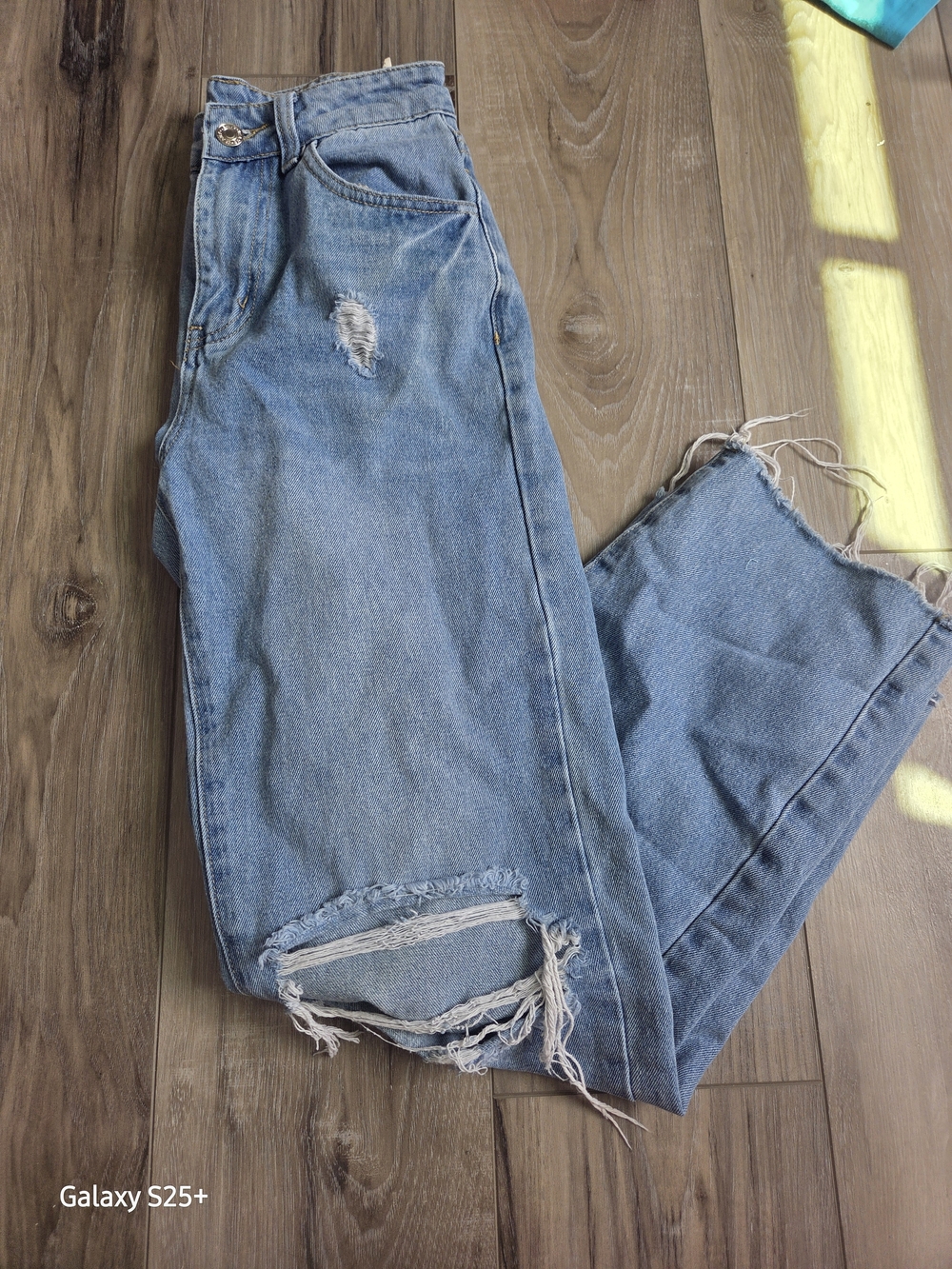 Distressed Light Blue Women's High-Waist Jeans